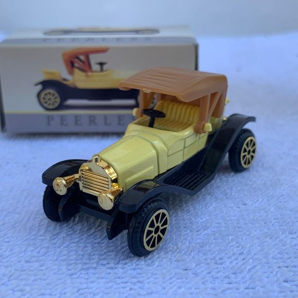 Peerless Readers Digest Die Cast Car - Picture 2 of 10